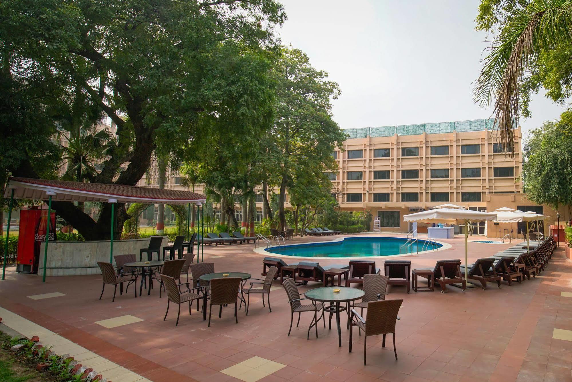 Hotel Clarks Shiraz Agra  Eksteriør bilde